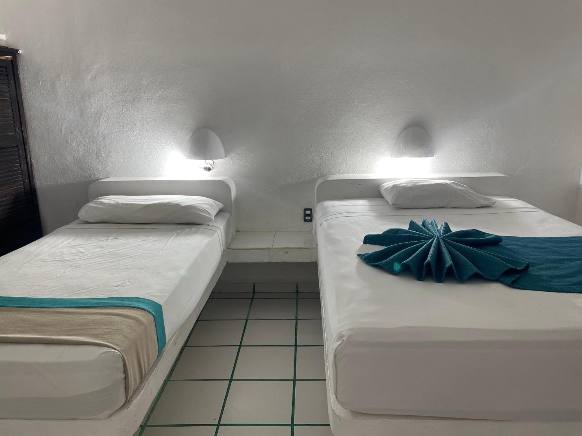 Hotel Manzana Verde 5Th Avenue Плая дел Кармен Екстериор снимка
