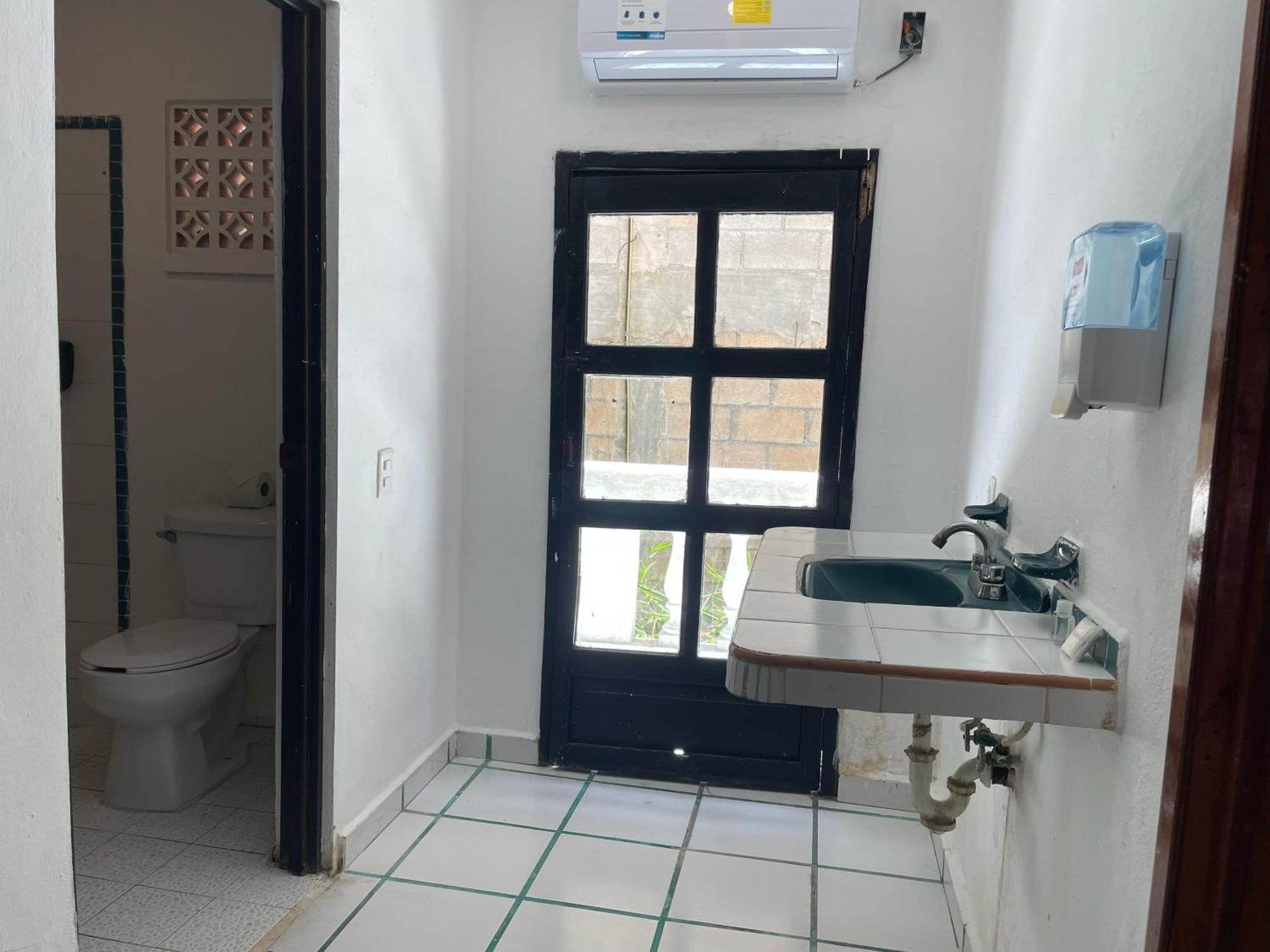 Hotel Manzana Verde 5Th Avenue Плая дел Кармен Екстериор снимка