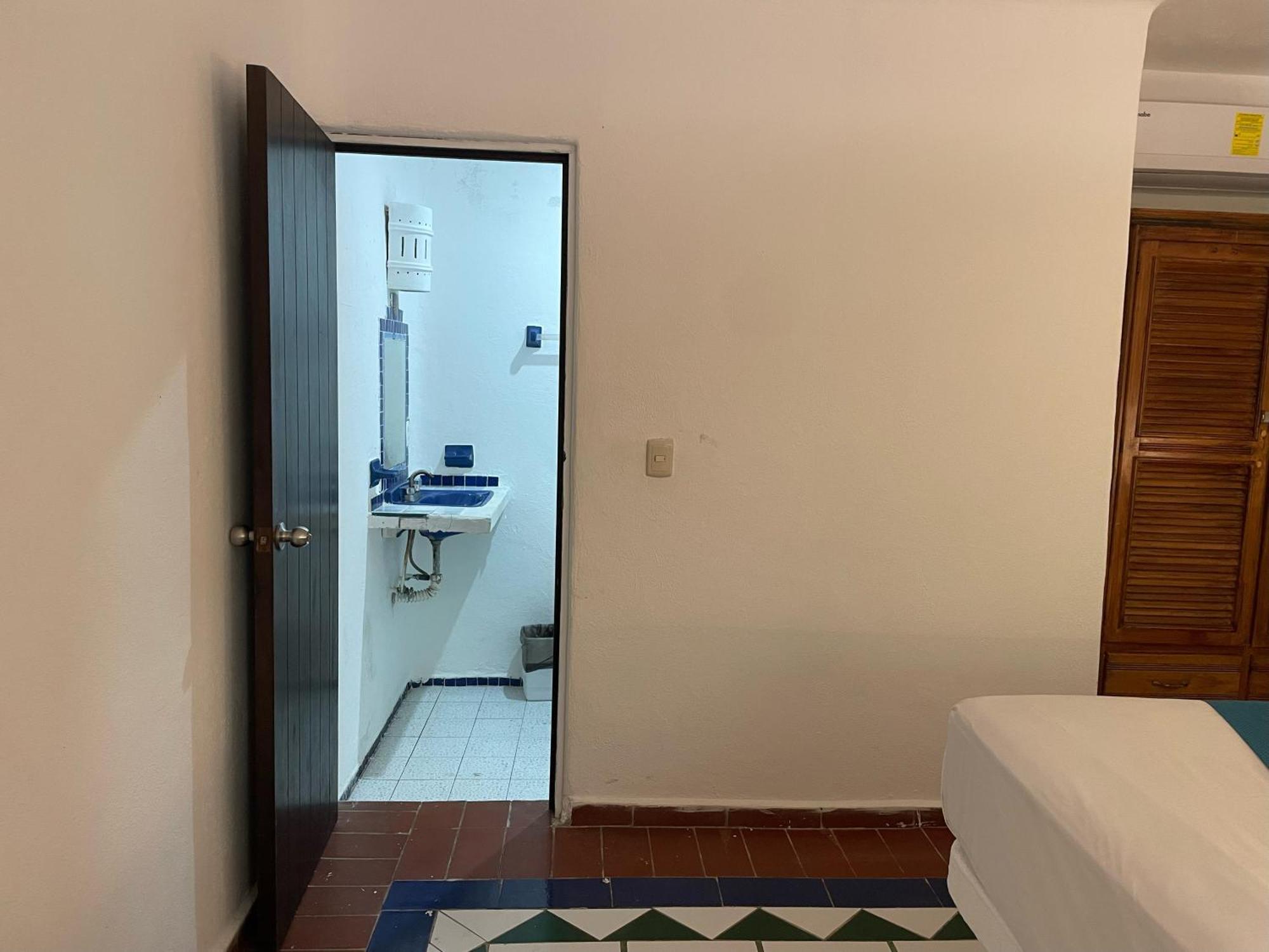 Hotel Manzana Verde 5Th Avenue Плая дел Кармен Екстериор снимка
